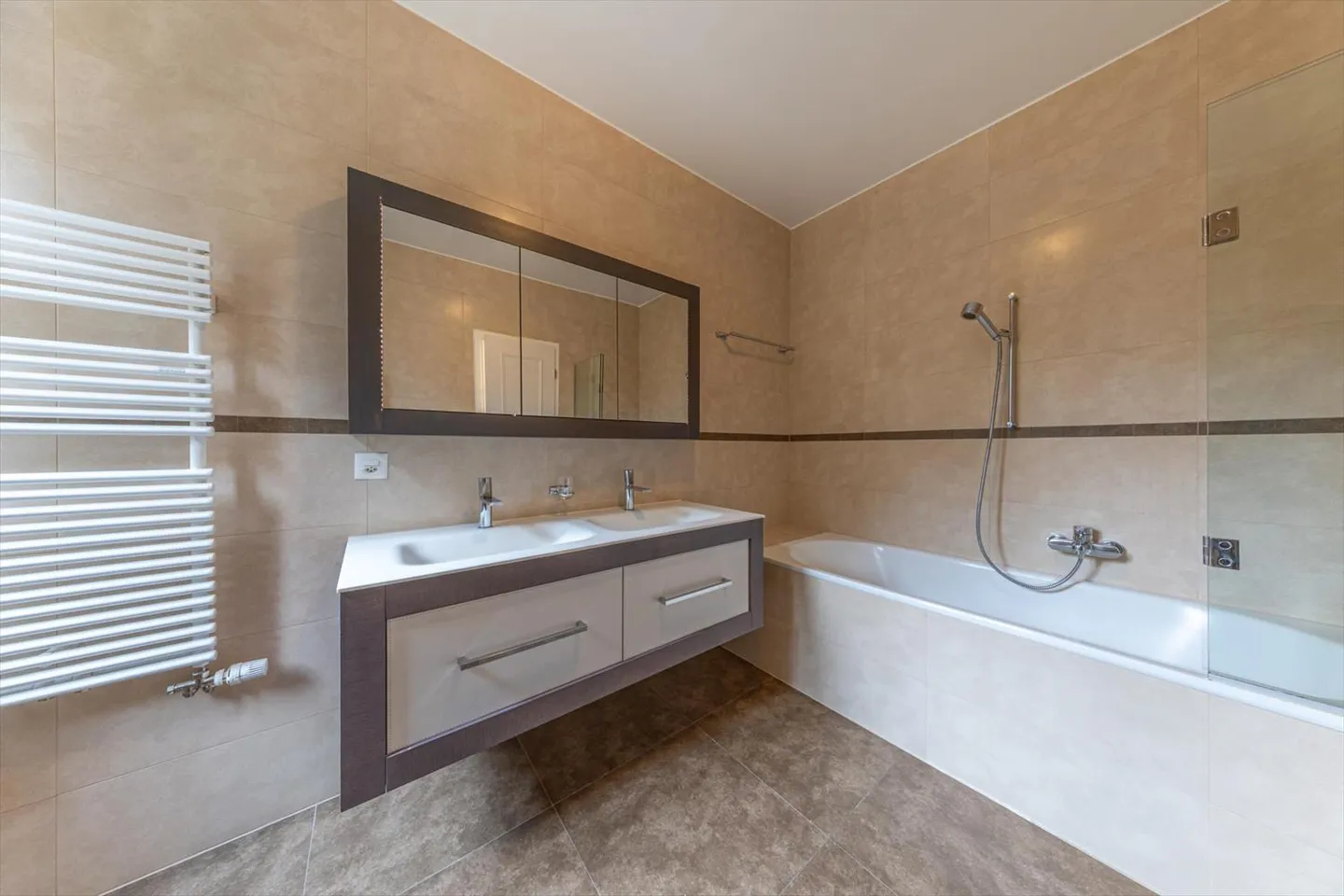 6-Zimmer-Wohnung - Foto 8 von 10