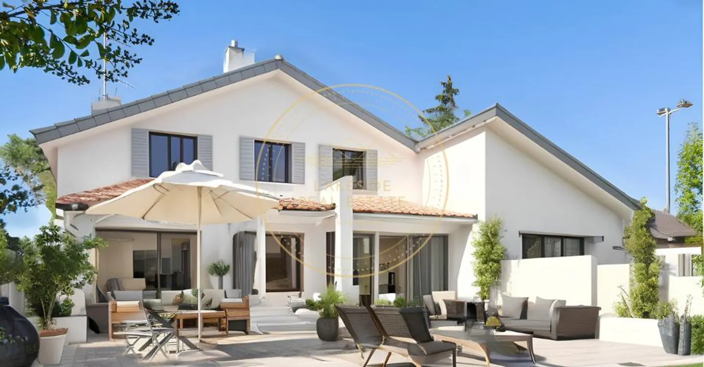 2800 m2 plot with individual villa of 400 m² living space - Photo 1 of 4