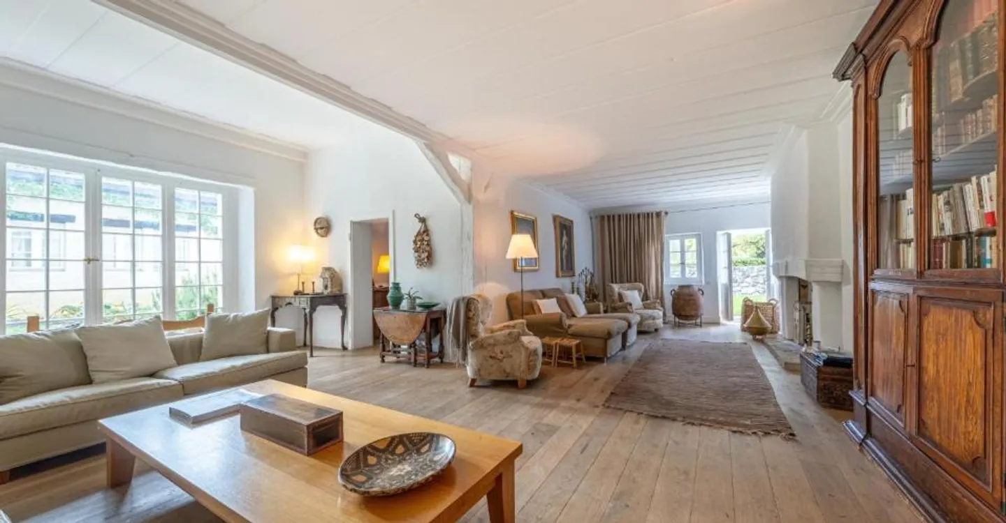 Villa Elegante a Jussy - Foto 3 di 13