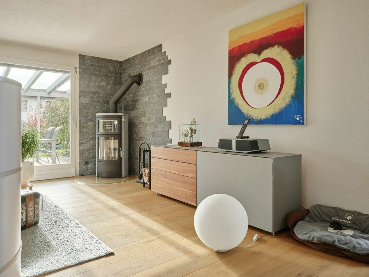 Cozy Family Paradise with Large Garden - Photo 6 of 11