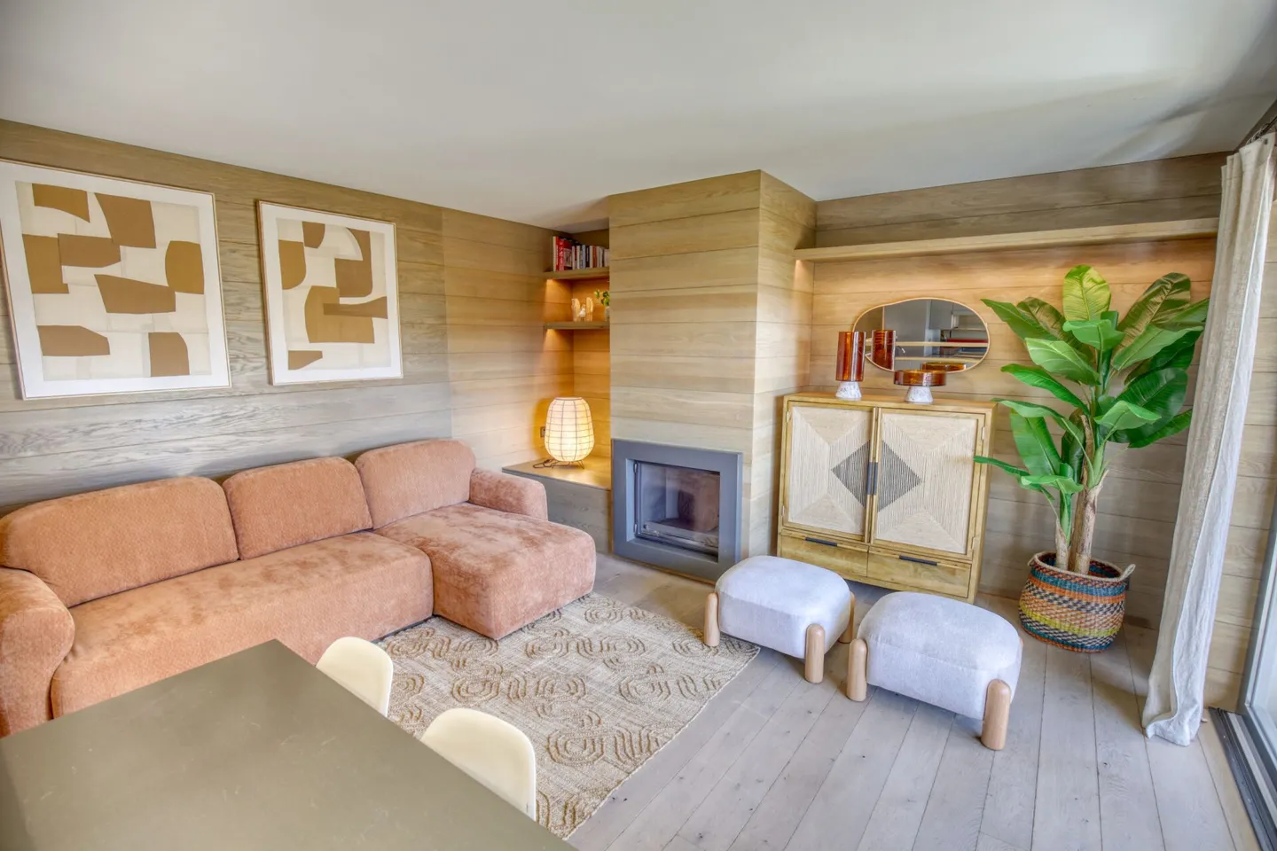 Appartement 1 pièce de haute qualité - rénové avec grande terrasse, à Crans ! - Photo 2 sur 18