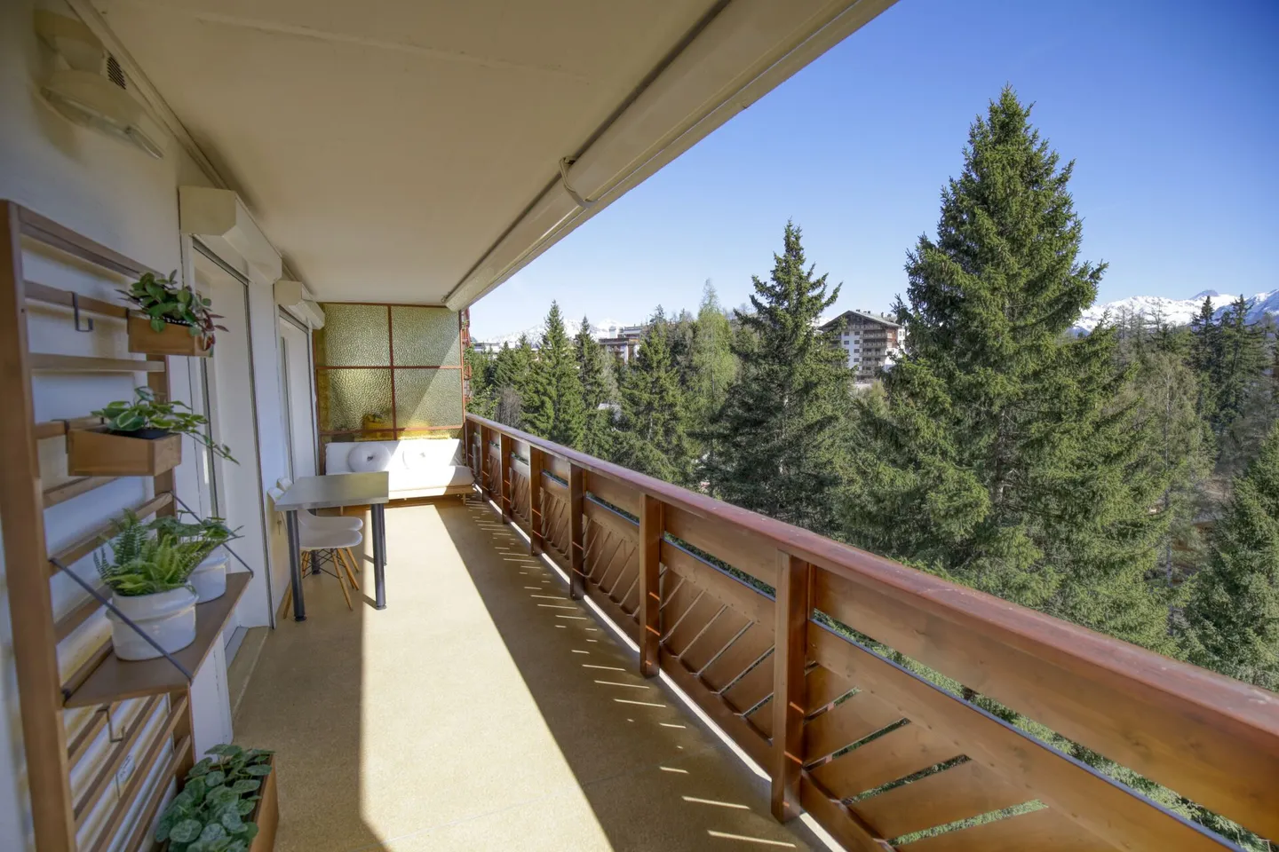 Appartement 1 pièce de haute qualité - rénové avec grande terrasse, à Crans ! - Photo 11 sur 18