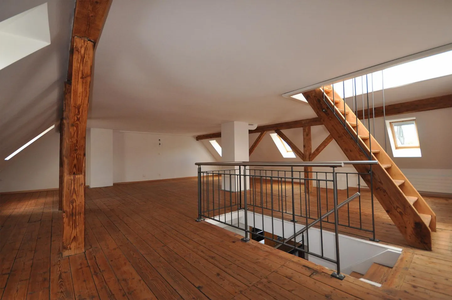 Art nouveau - Maisonette sensationnelle avec grande terrasse sur le toit - Photo 11 sur 19