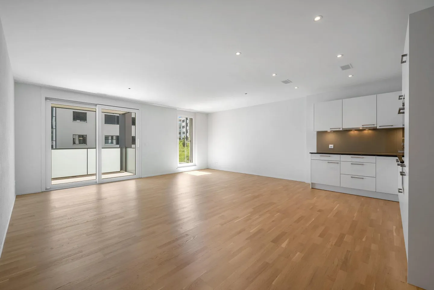 Exklusive Wohnung mit grosser Terrasse - Foto 2 von 3