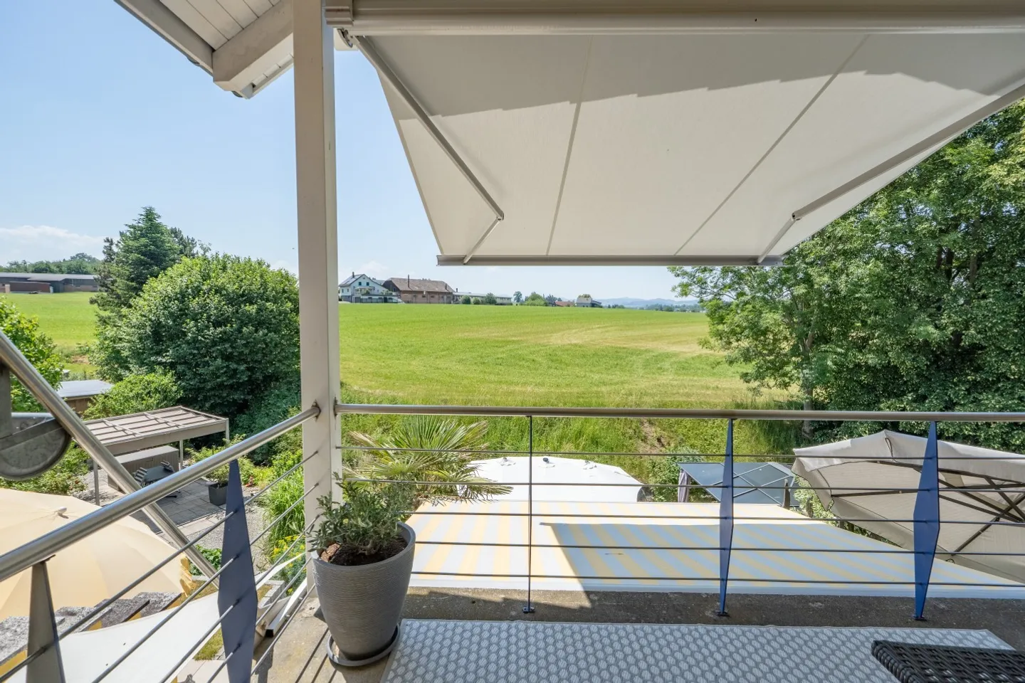 Charming Duplex in Quiet Area - Photo 11 of 13