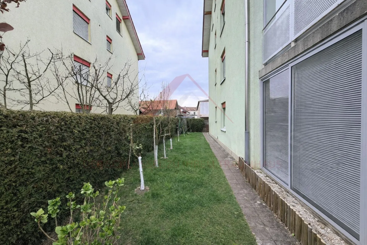 Appartamento con giardino di 4,5 locali per famiglie con giardino d'inverno e ampia quota di giardino - Foto 12 di 12