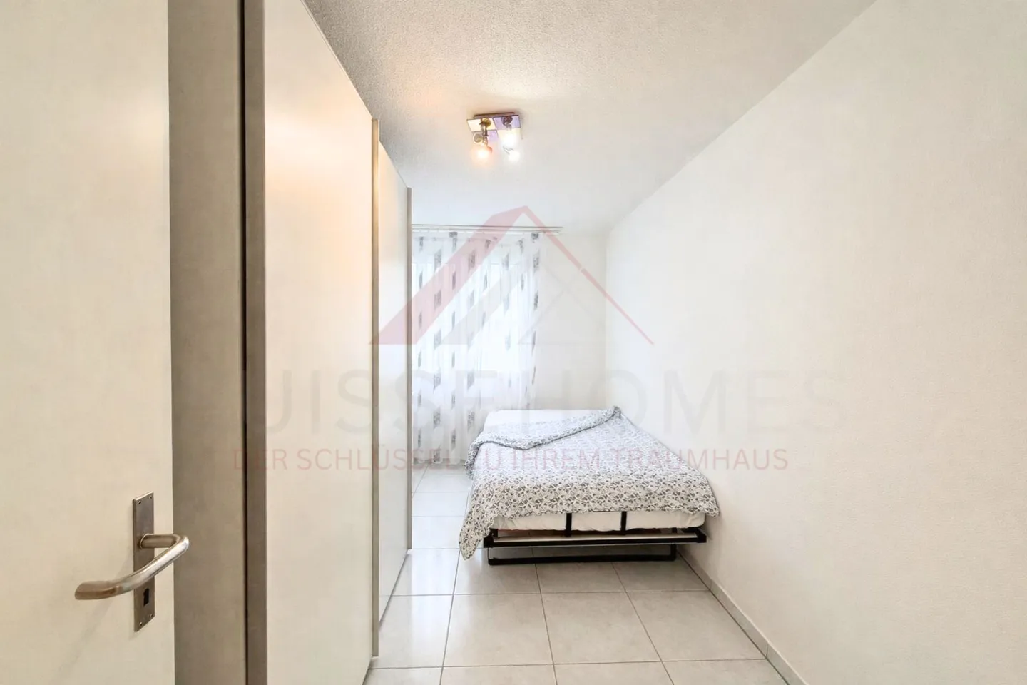 Appartamento con giardino di 4,5 locali per famiglie con giardino d'inverno e ampia quota di giardino - Foto 7 di 12