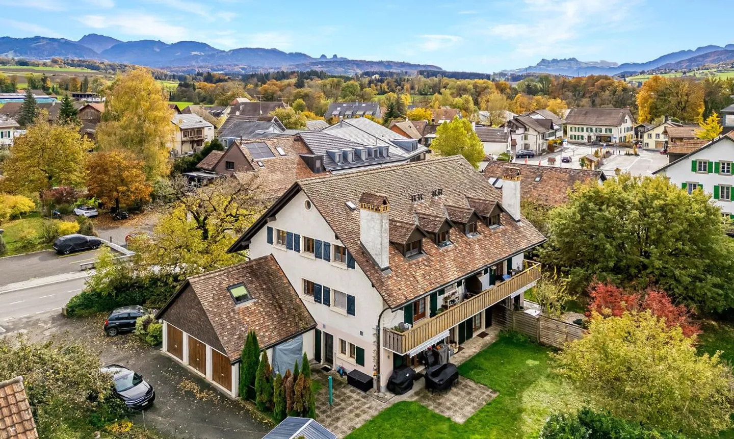 Charming building with barn, storage room, and commercial space - Photo 1 of 11