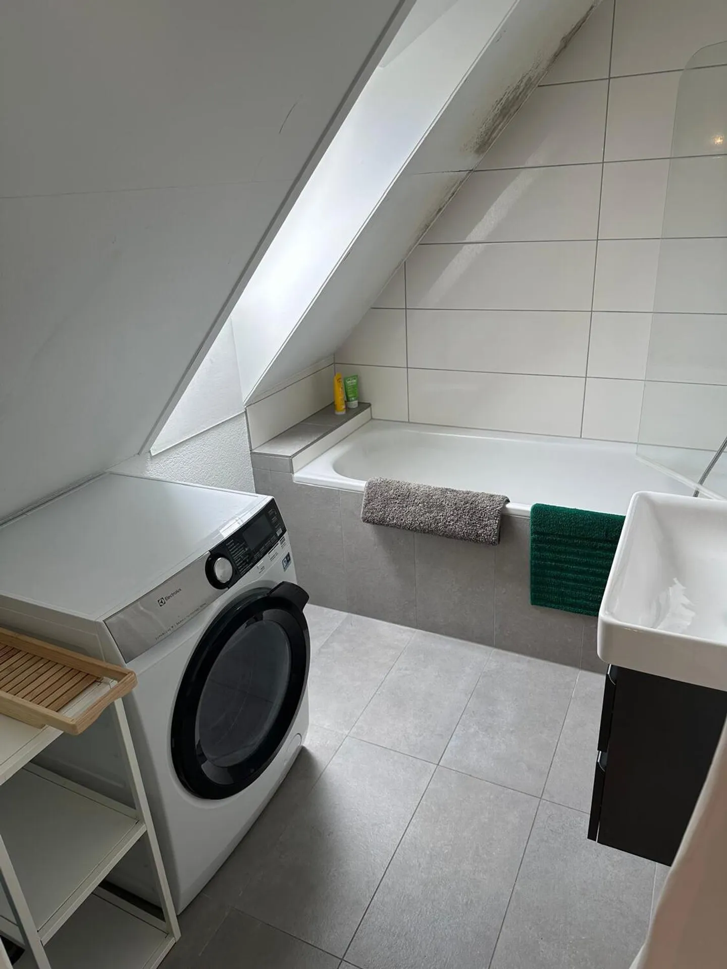 2½ ROOM ATTIC APARTMENT IN BERN - OBSTBERG/SCHOSSHALDE, FURNISHED, TEMPORARY - Photo 8 of 10