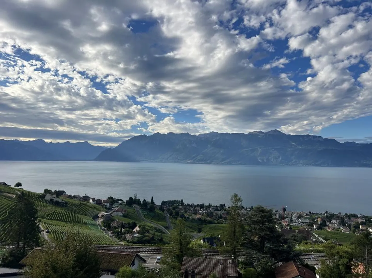SUPERBO TERRENO CON VISTA IMPAREGGIABILE SUL LAGO! - Foto 1 di 1
