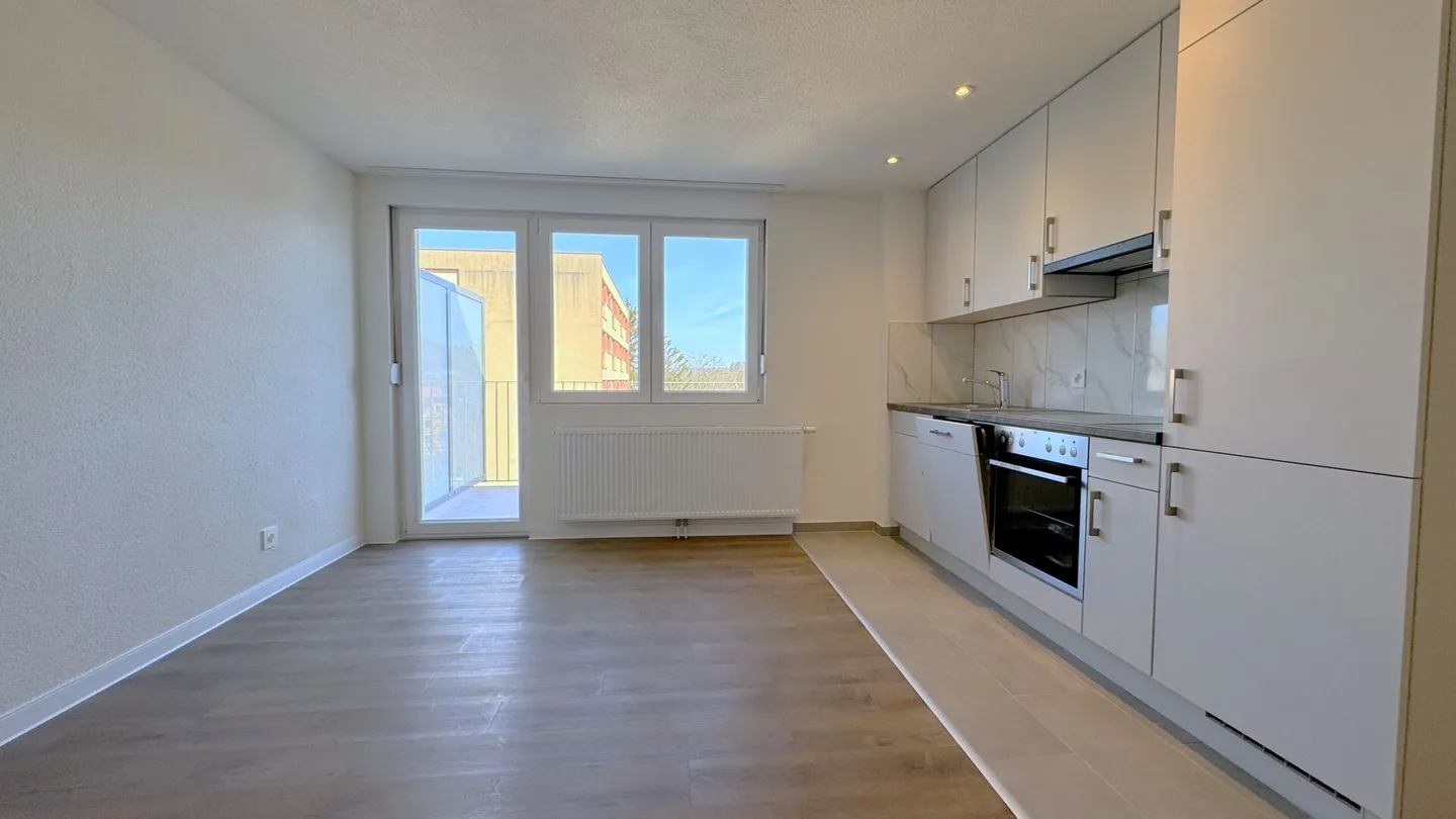 Appartamento moderno con 2 camere a La Chaux-de-Fonds - Ideale per studenti e prima occupazione - Foto 2 di 8