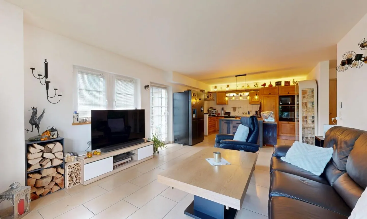 Charming building with barn, storage room, and commercial space - Photo 10 of 11