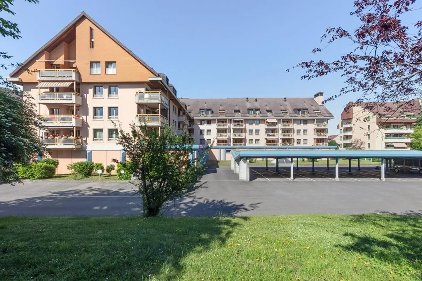 Very well served neighborhood by public transport - Photo 1 of 2