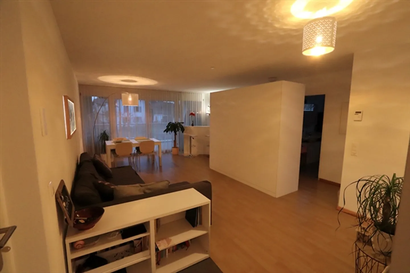 «APPARTEMENT 3½ PIÈCES À CHAM (ZG), MEUBLÉ, TEMPORAIRE» - Photo 1 sur 10