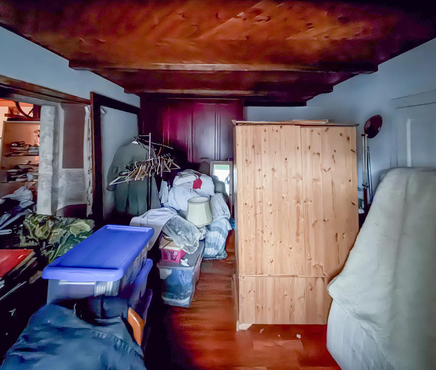 House with significant volume to renovate - Photo 17 of 24