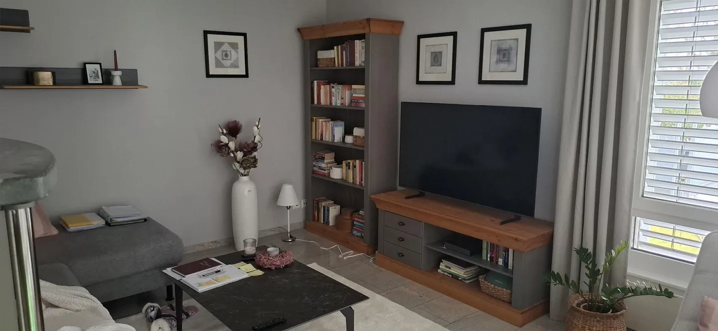 Petite appartement 2 pièces avec balcon et grande terrasse dans la verdure - Photo 1 sur 13