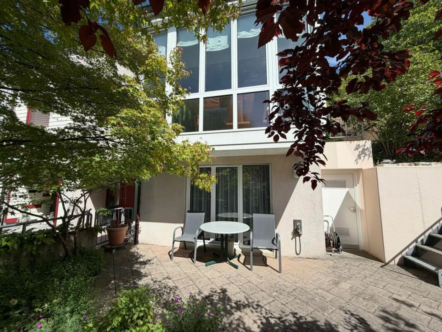 Casa bifamiliare ben tenuta in una posizione leggermente elevata e soleggiata con vista libera - Foto 13 di 14