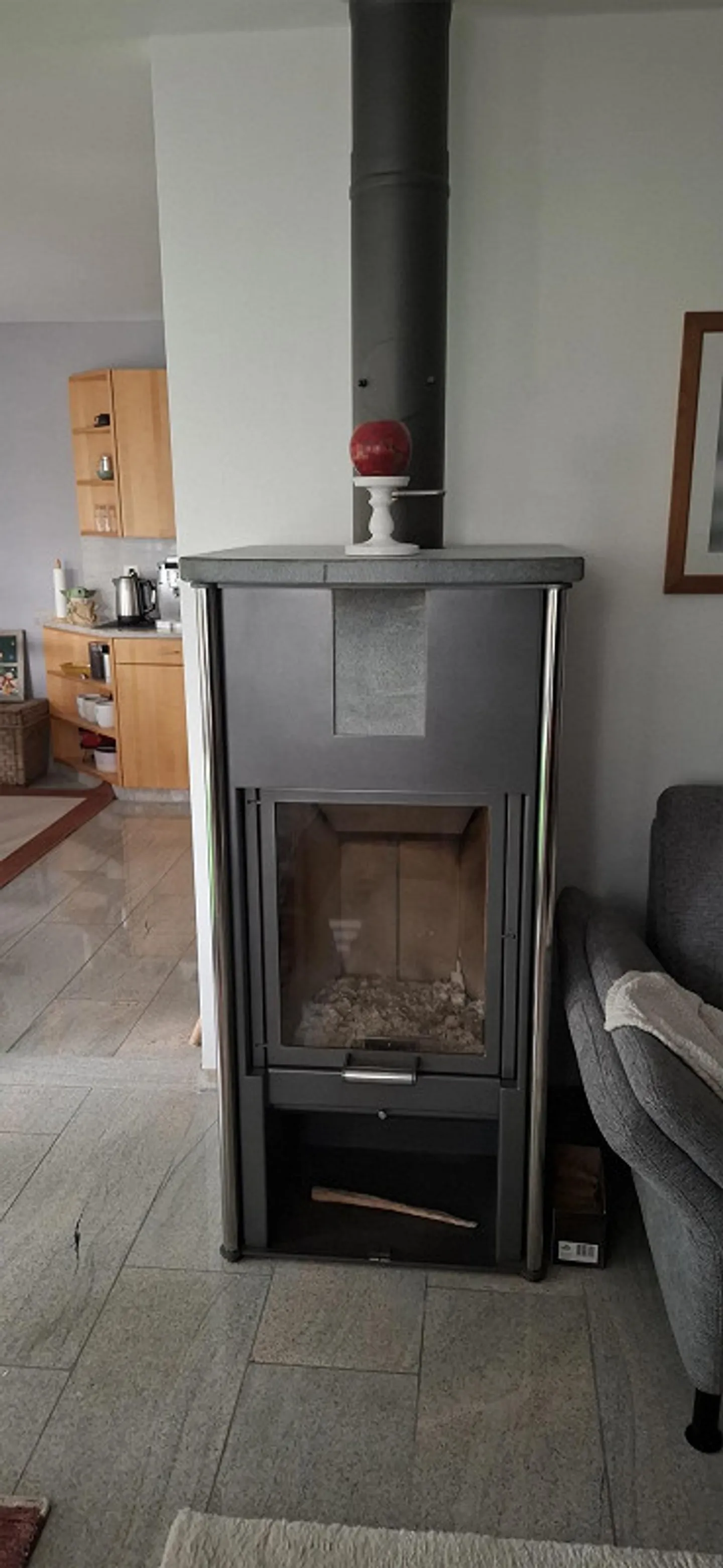 Petite appartement 2 pièces avec balcon et grande terrasse dans la verdure - Photo 2 sur 13