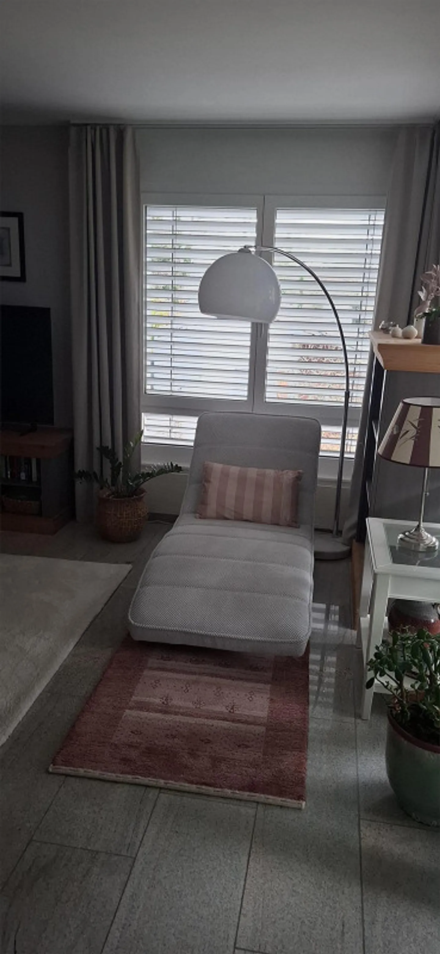 Petite appartement 2 pièces avec balcon et grande terrasse dans la verdure - Photo 3 sur 13