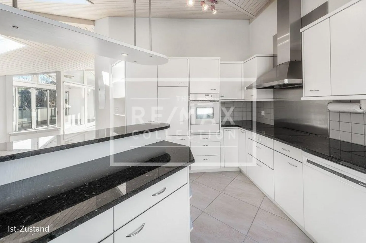 Una casa sopra i tetti di Küssnacht – Vivere come in una casa unifamiliare - Foto 3 di 13