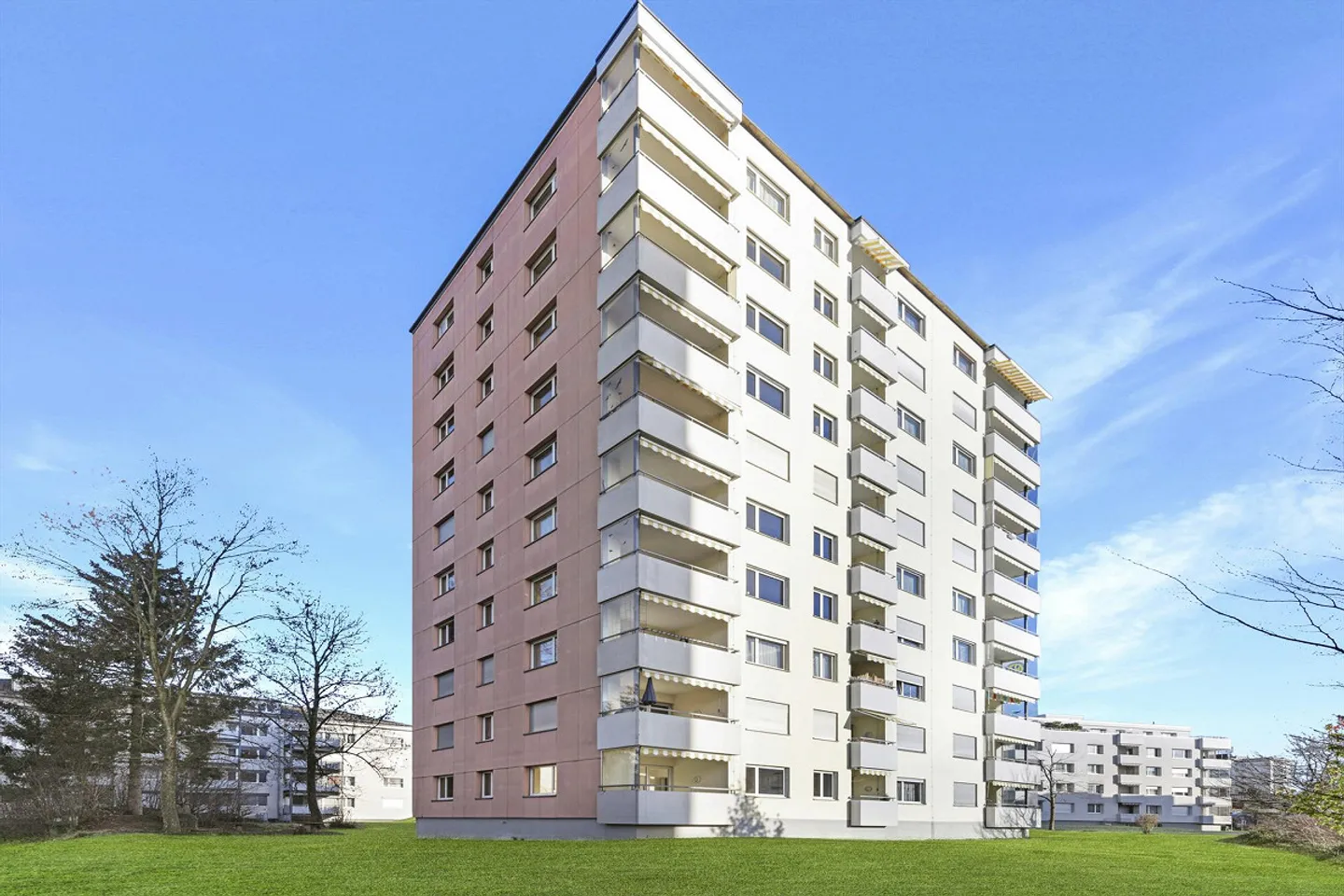 Ampio appartamento di 4½ stanze con vista spettacolare - Foto 1 di 8