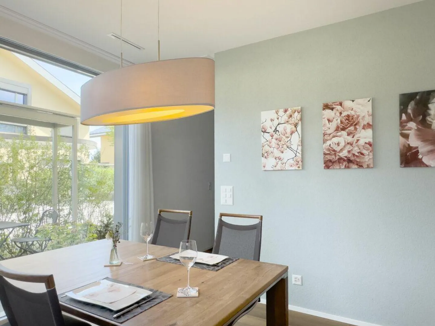 Casa unifamiliare a schiera di 6,5 stanze con manutenzione facile... - Foto 4 di 30
