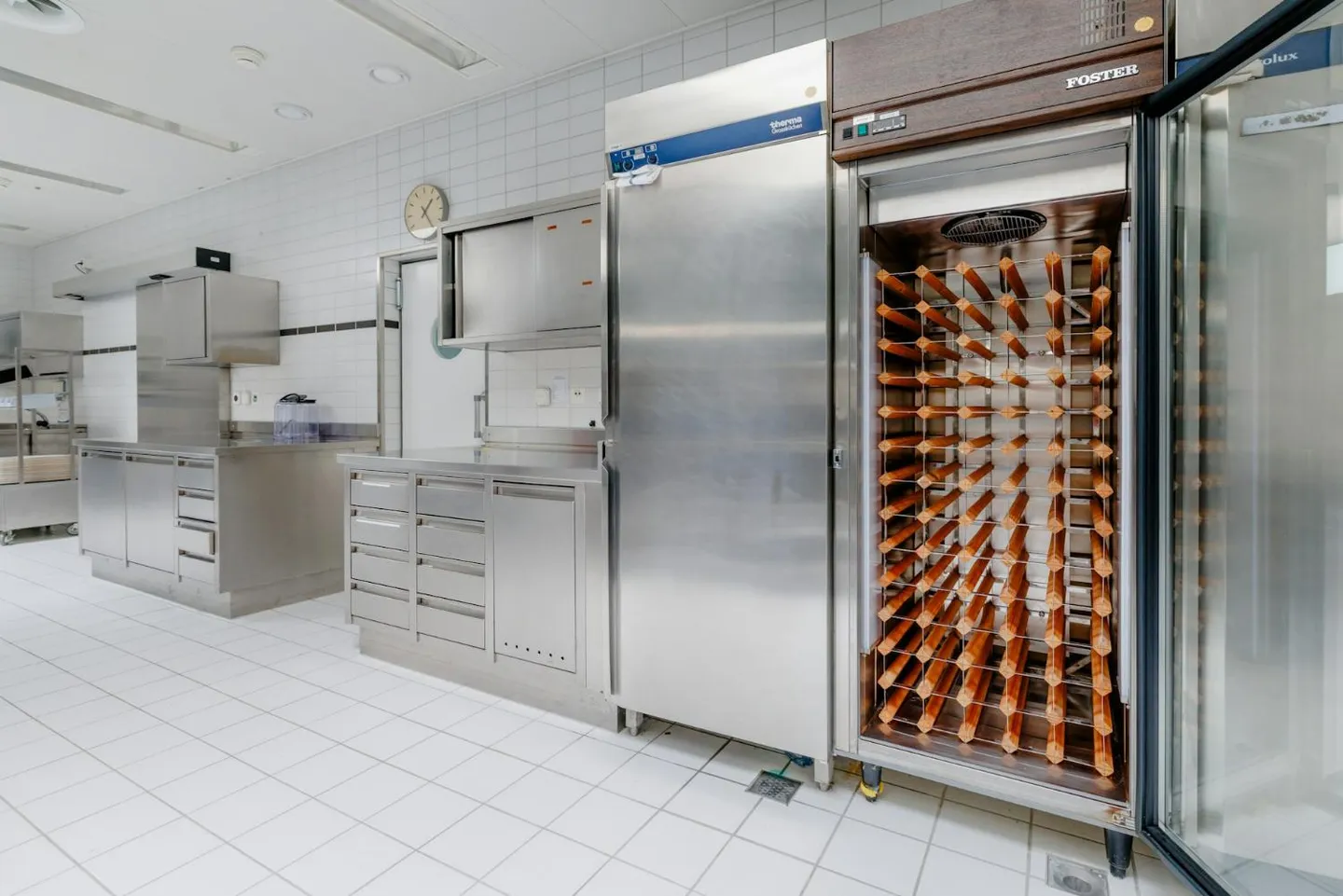 Area gastro completamente attrezzata nel campus Horgen Labs 156m² - Foto 2 di 13