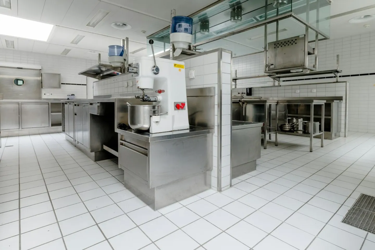 Area gastro completamente attrezzata nel campus Horgen Labs 156m² - Foto 7 di 13