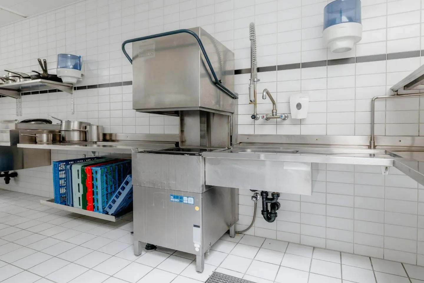 Area gastro completamente attrezzata nel campus Horgen Labs 156m² - Foto 8 di 13