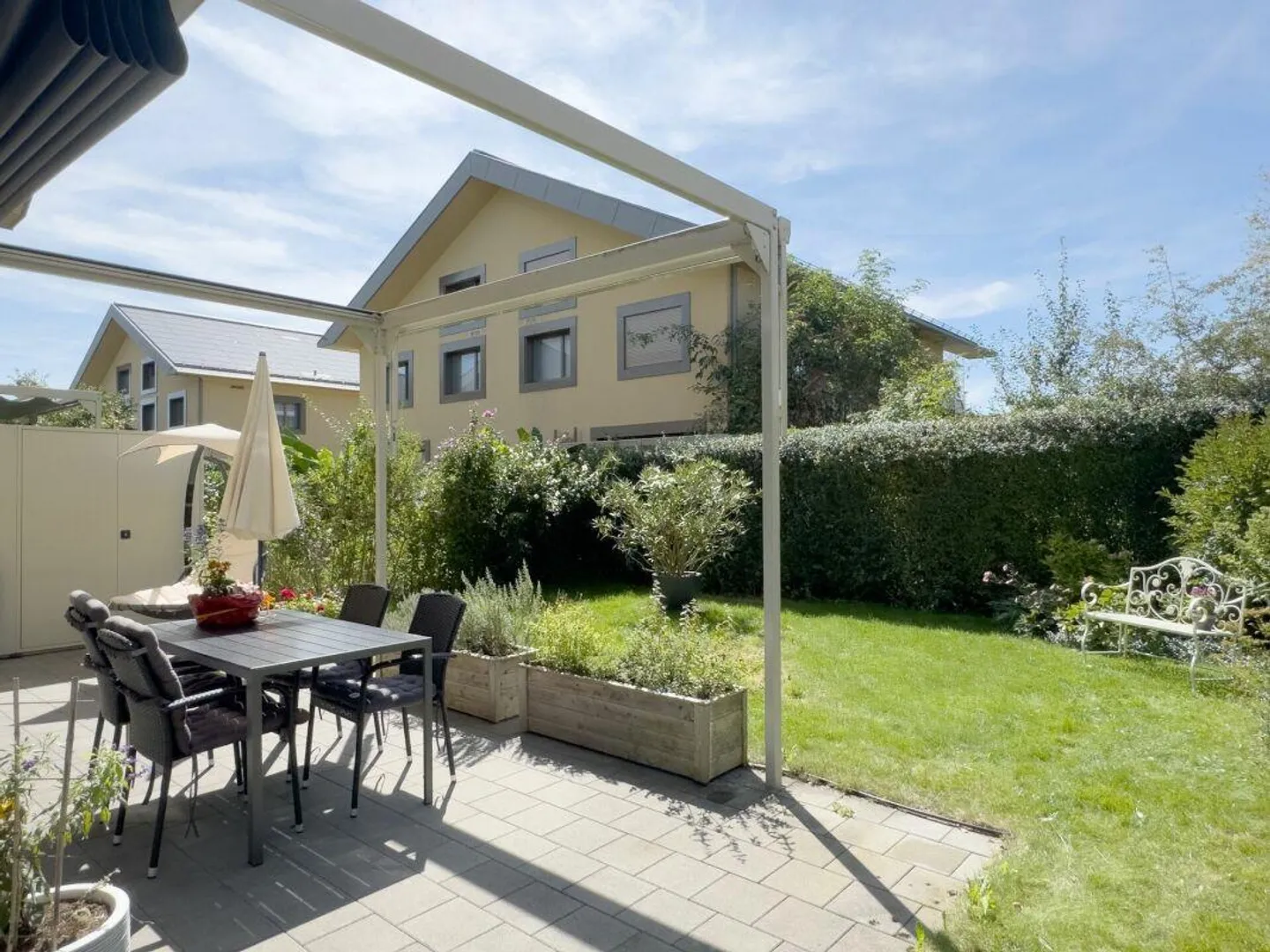Casa unifamiliare a schiera di 6,5 stanze con manutenzione facile... - Foto 25 di 30