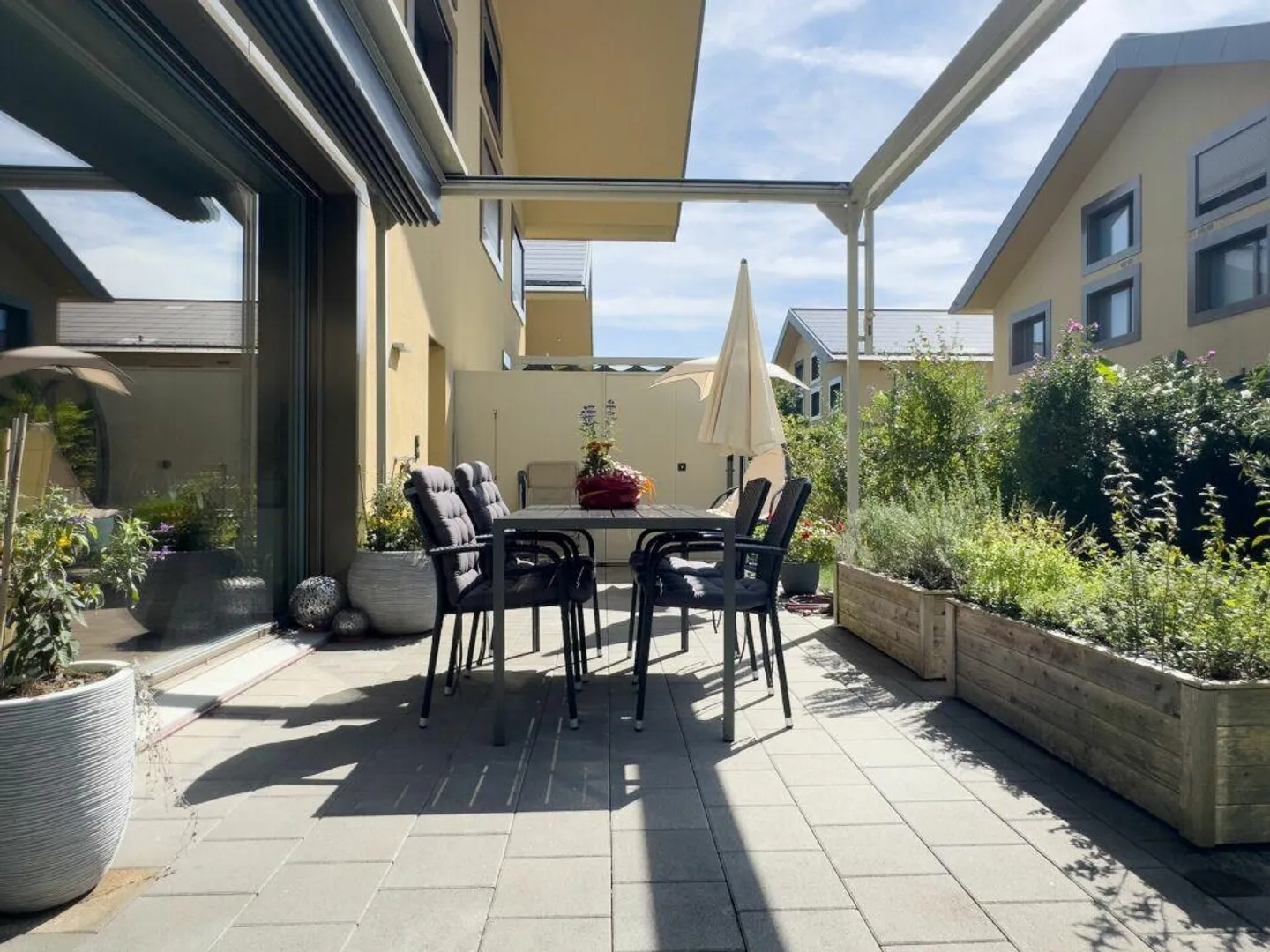 Casa unifamiliare a schiera di 6,5 stanze con manutenzione facile... - Foto 26 di 30