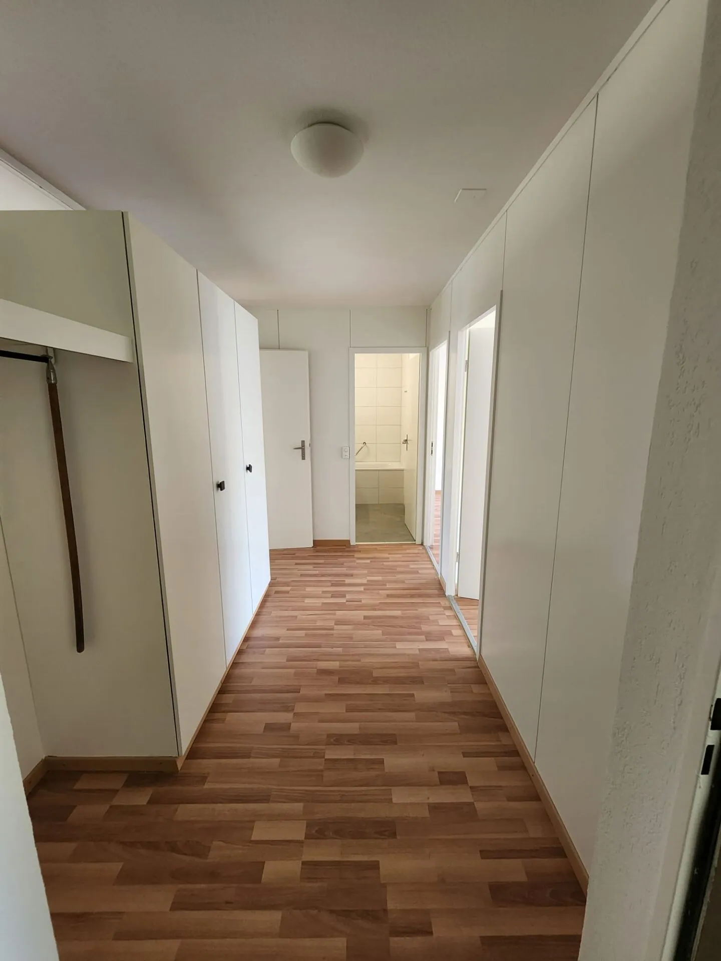 Neu renovierte 5.5 Zi Wohnung im EG - Foto 4 von 11