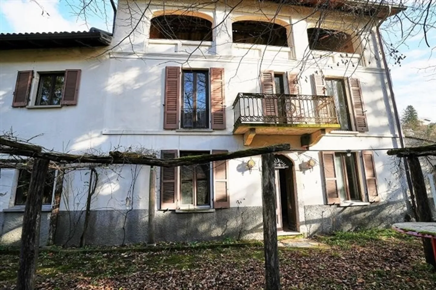 Charmantes Grotto mit Ausbaupotential - Foto 1 von 20