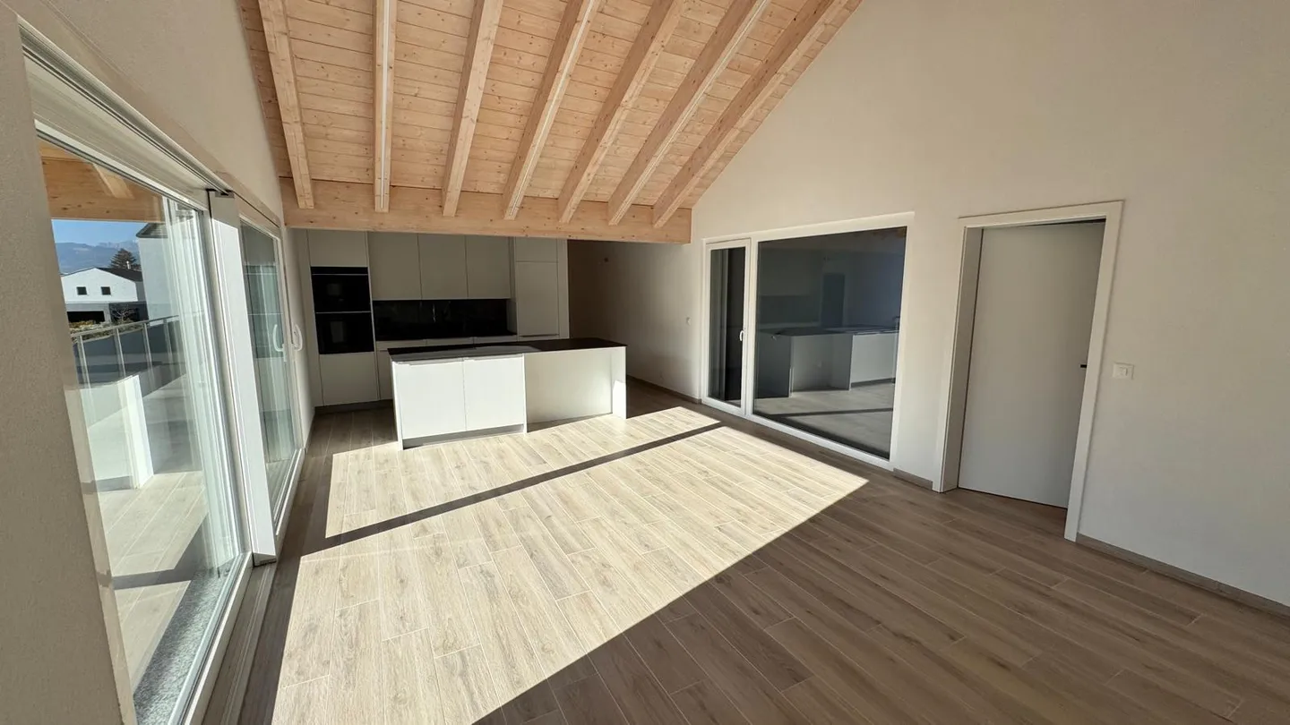 Charmant Attique avec Bureau - Photo 1 sur 11