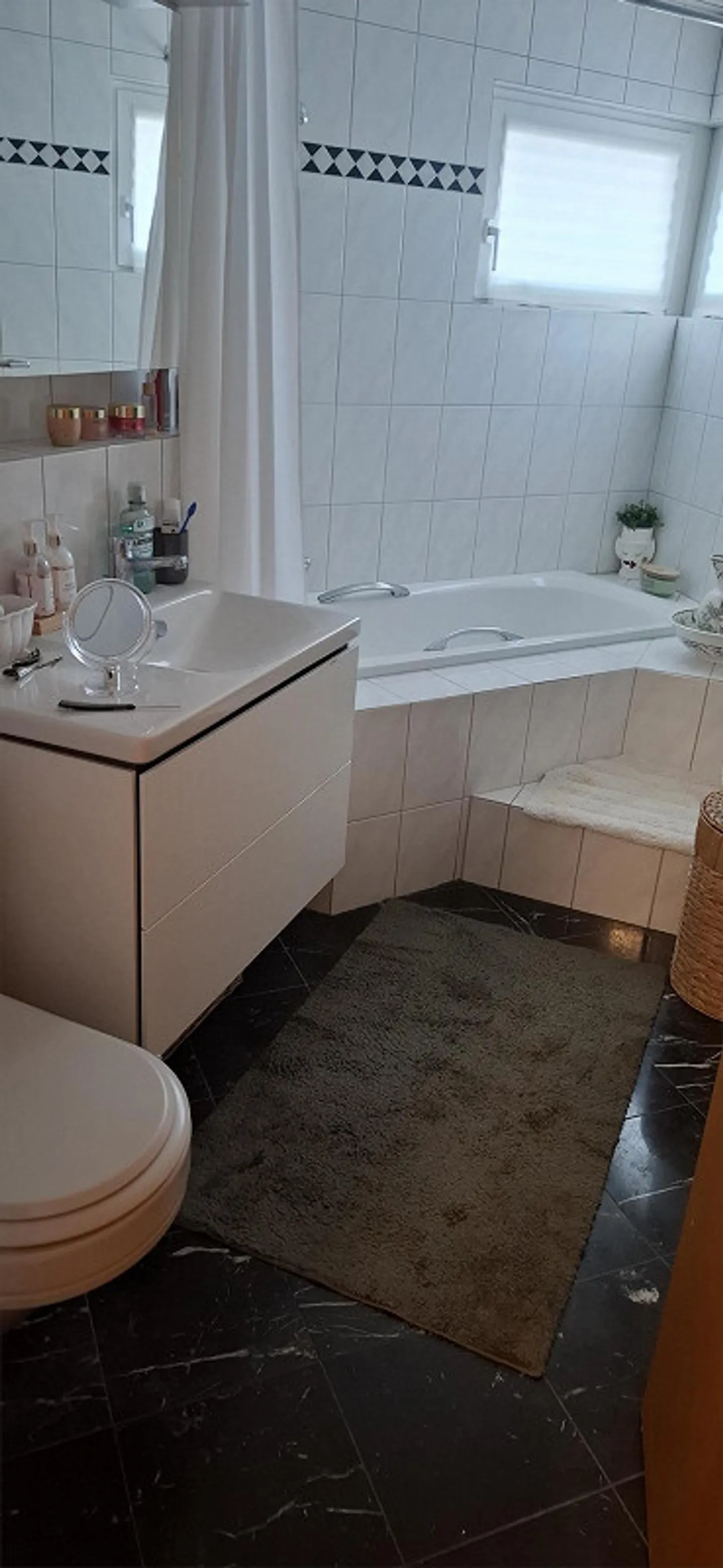 Petite appartement 2 pièces avec balcon et grande terrasse dans la verdure - Photo 9 sur 13