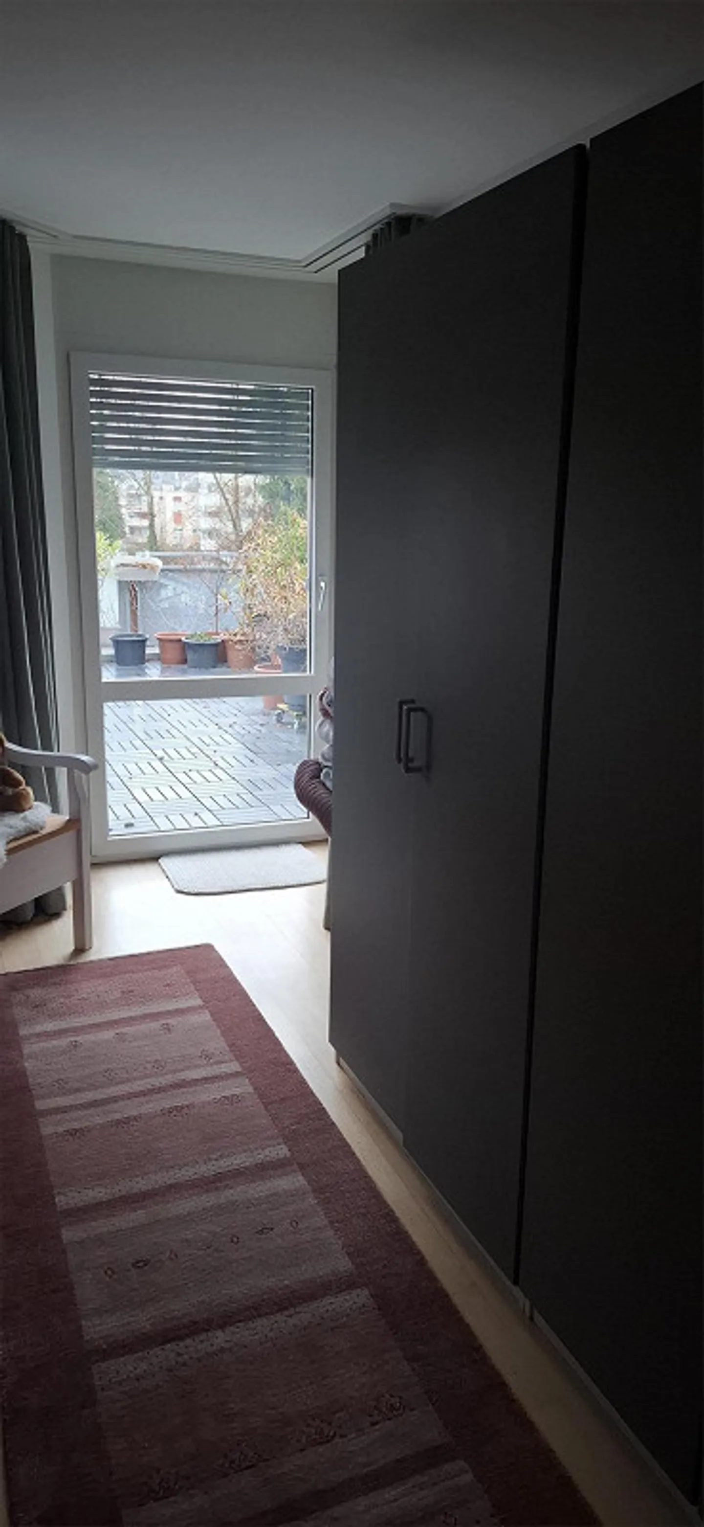 Petite appartement 2 pièces avec balcon et grande terrasse dans la verdure - Photo 12 sur 13