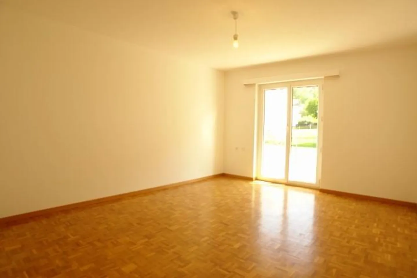 Beautiful, quiet, comfortable apartment, 1st month free - Photo 1 of 7