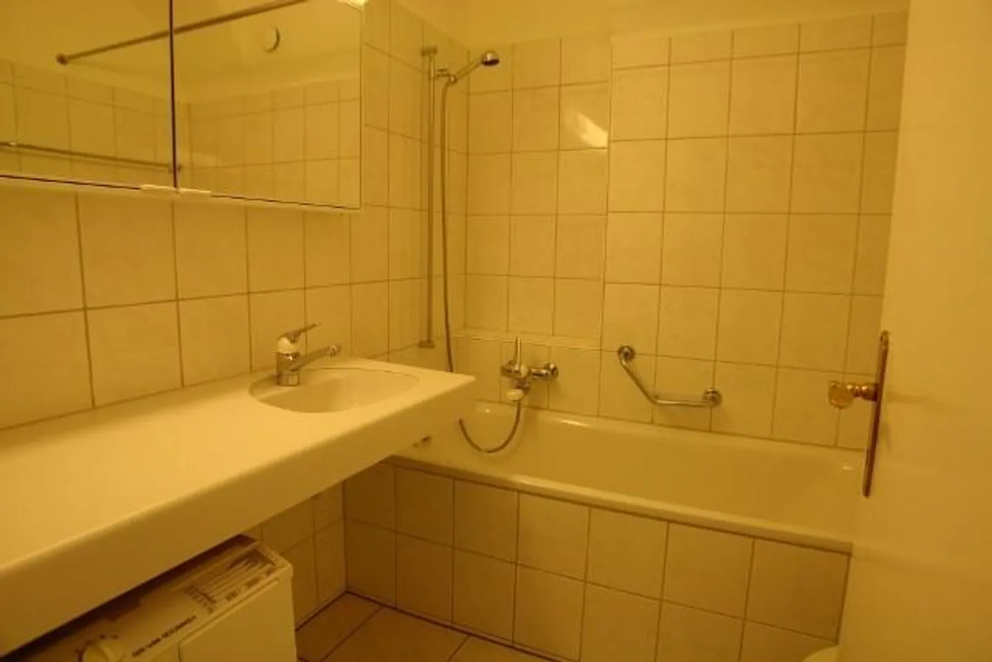 Beautiful, quiet, comfortable apartment, 1st month free - Photo 7 of 7