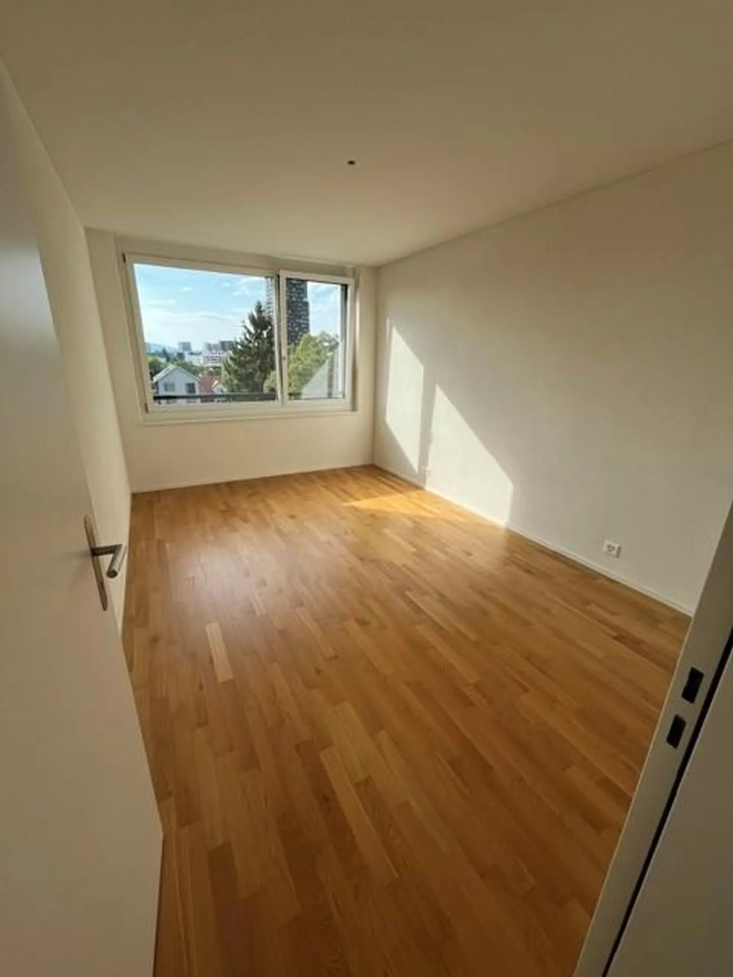 Appartement moderne et spacieux à louer au centre de Dübendorf. - Photo 5 sur 7