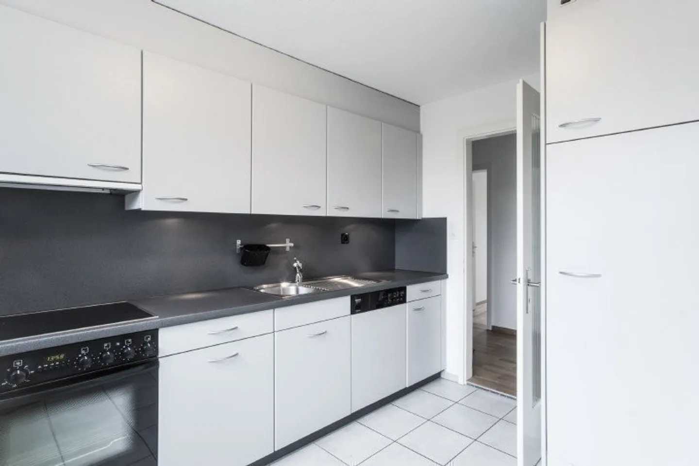 Charming Apartment near Mythen - Photo 5 of 8