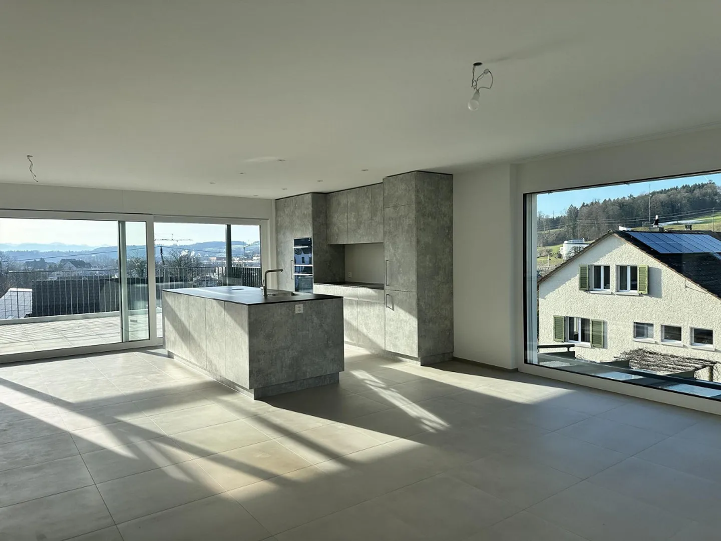 Exclusive penthouse apartment with spacious terrace - Photo 2 of 13