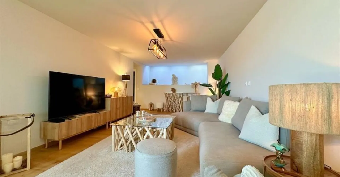 Spectacular volumes and contemporary charm in the heart of Burtigny - Photo 2 of 10
