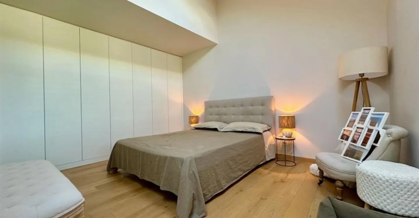 Spectacular volumes and contemporary charm in the heart of Burtigny - Photo 4 of 10