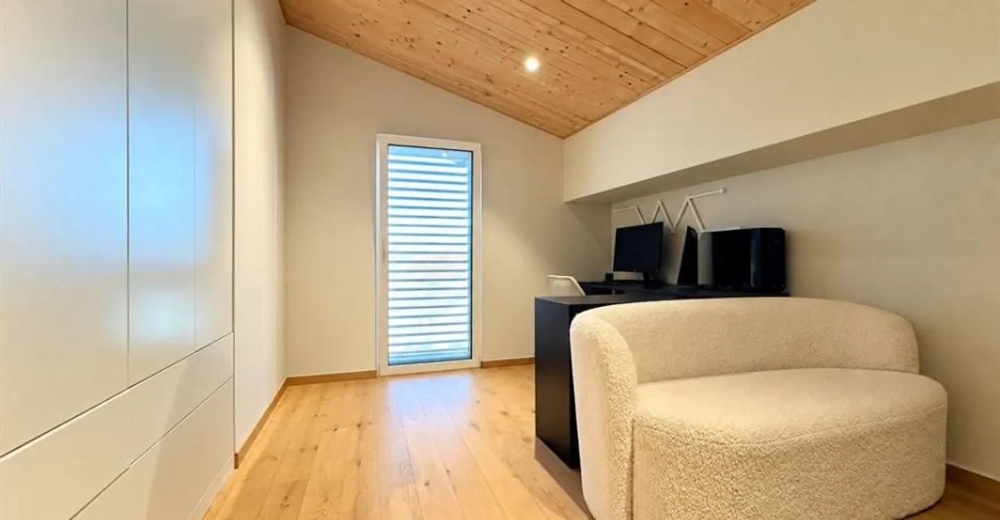 Spectacular volumes and contemporary charm in the heart of Burtigny - Photo 6 of 10