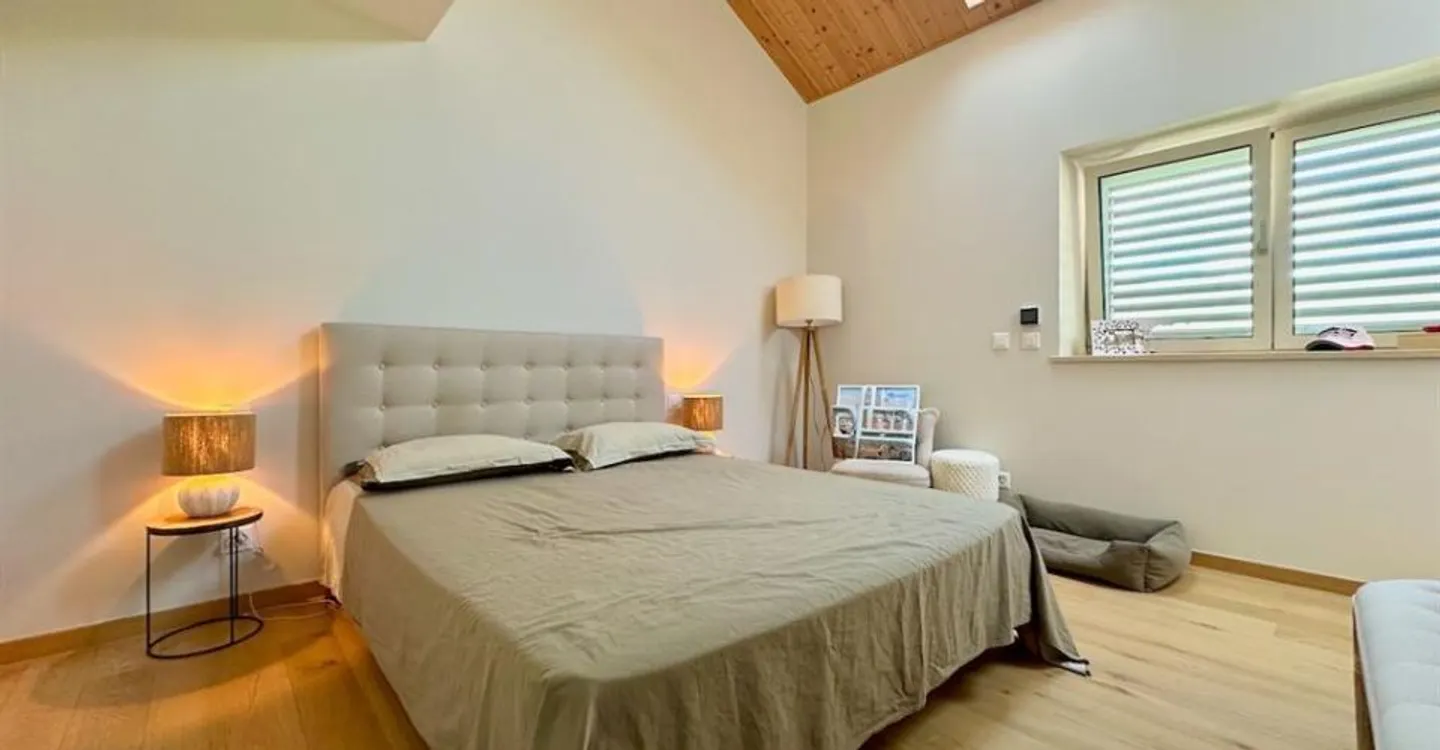 Spectacular volumes and contemporary charm in the heart of Burtigny - Photo 7 of 10