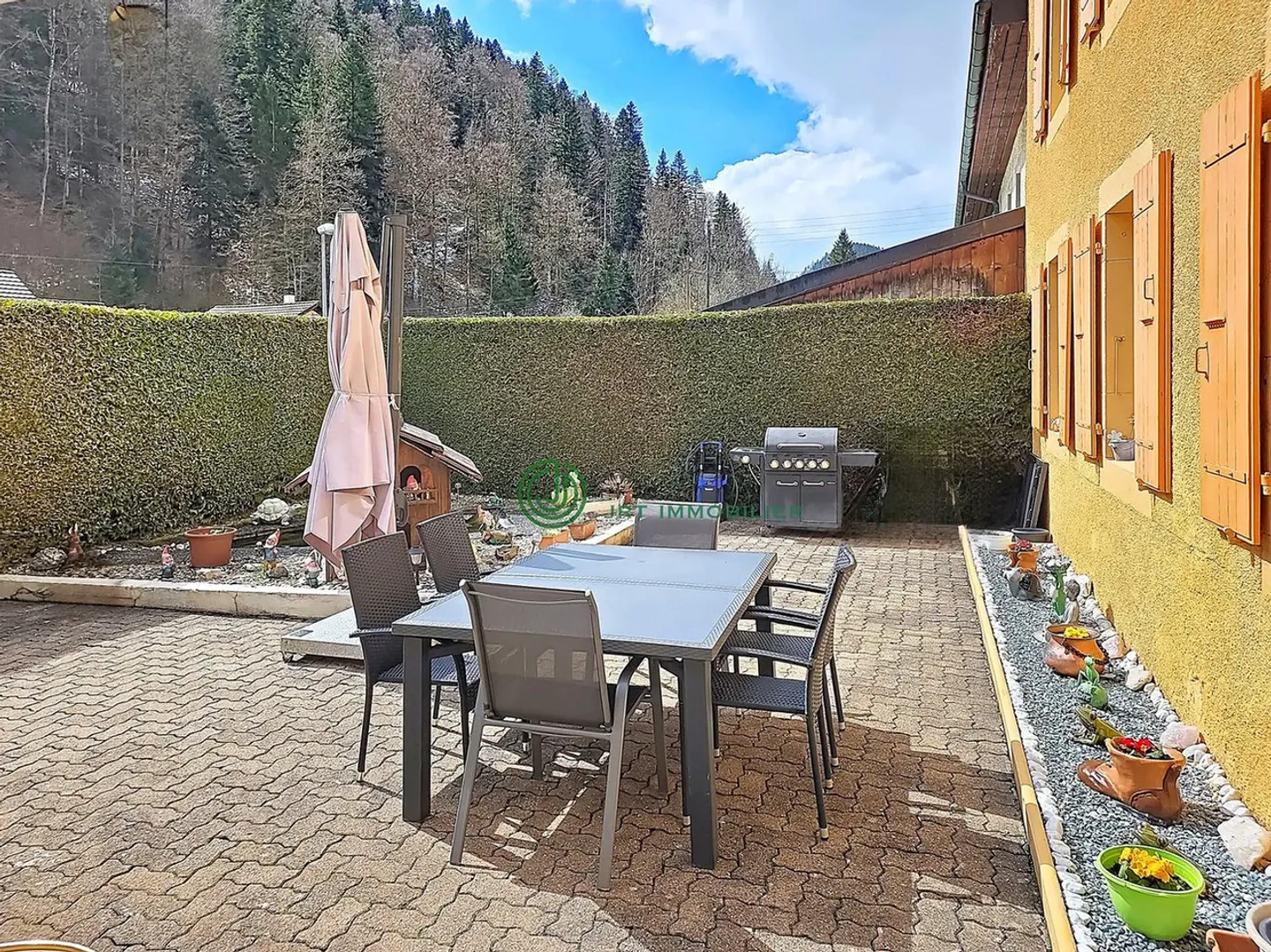 Val-de-Travers (NE) – Large 10.5 room house, modular as desired - Photo 13 of 14