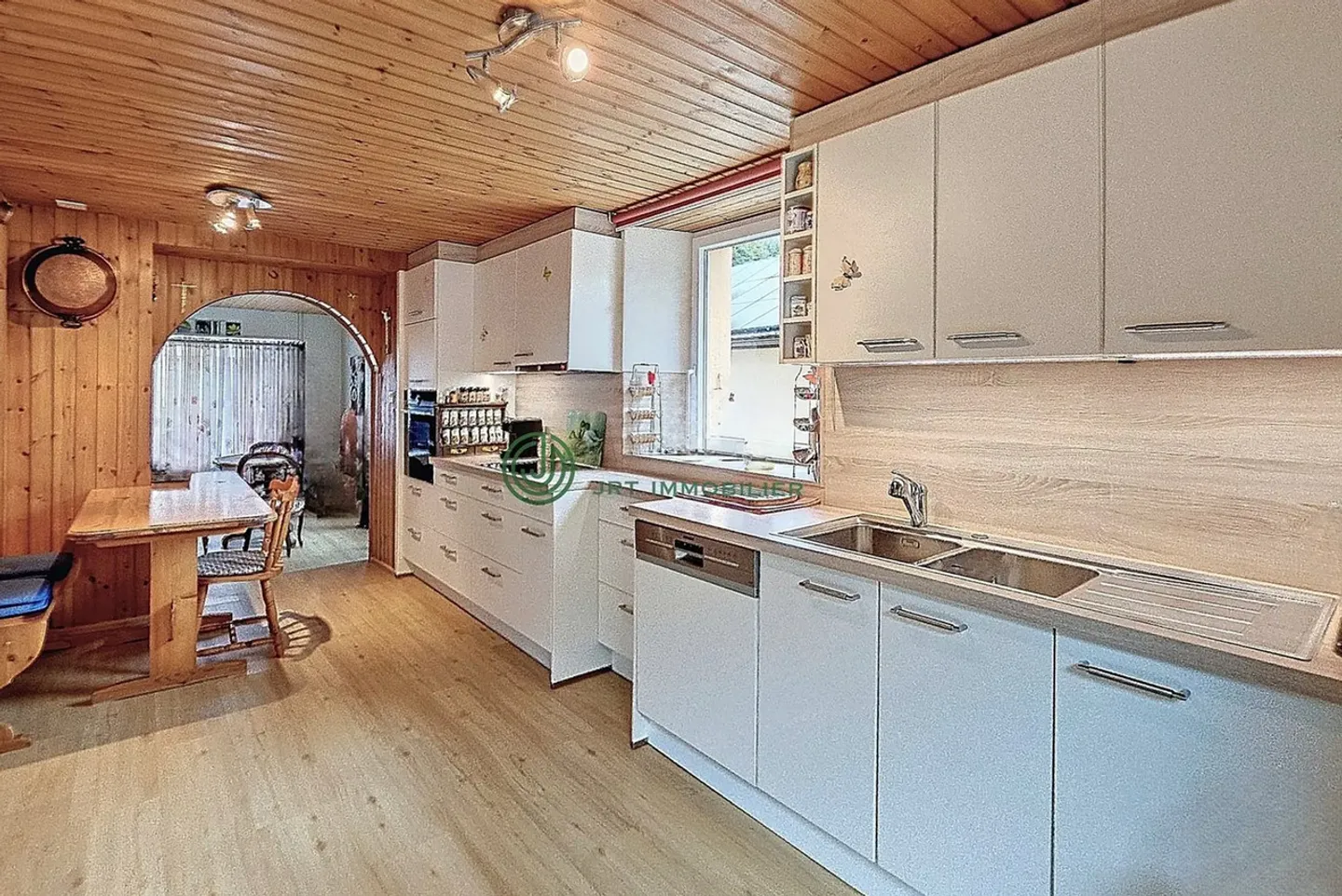 Val-de-Travers (NE) – Large 10.5 room house, modular as desired - Photo 10 of 14