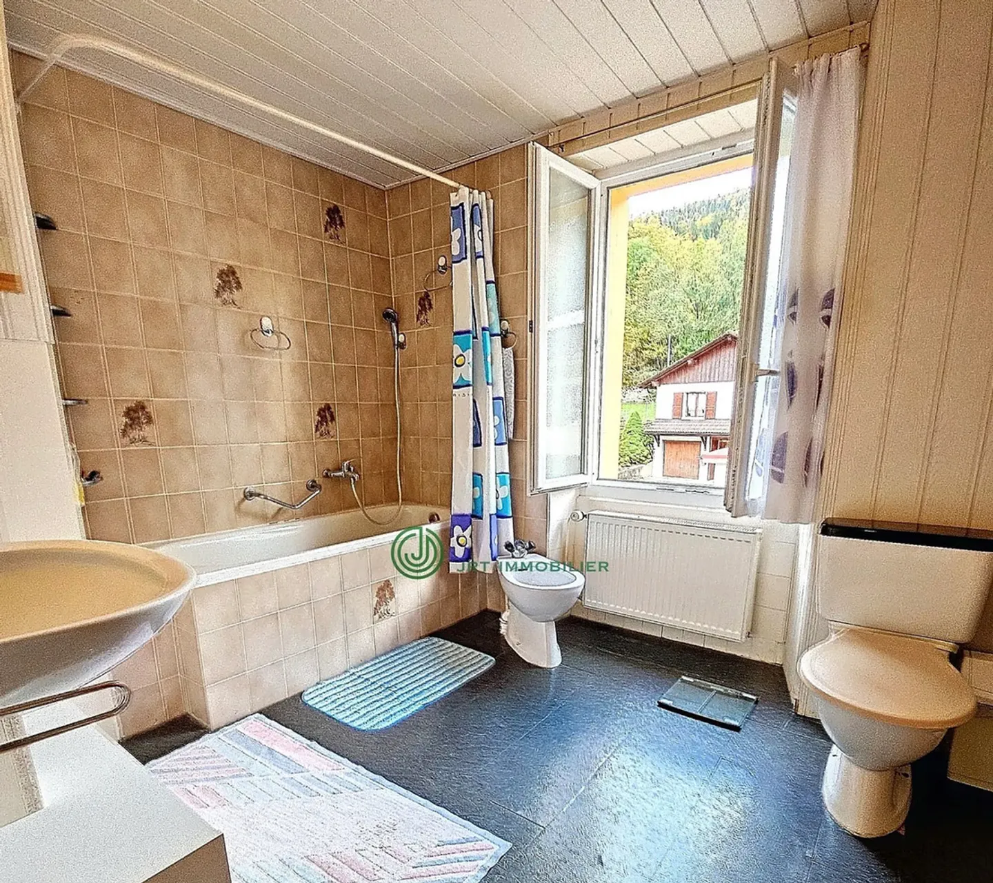 Val-de-Travers (NE) – Large 10.5 room house, modular as desired - Photo 11 of 14