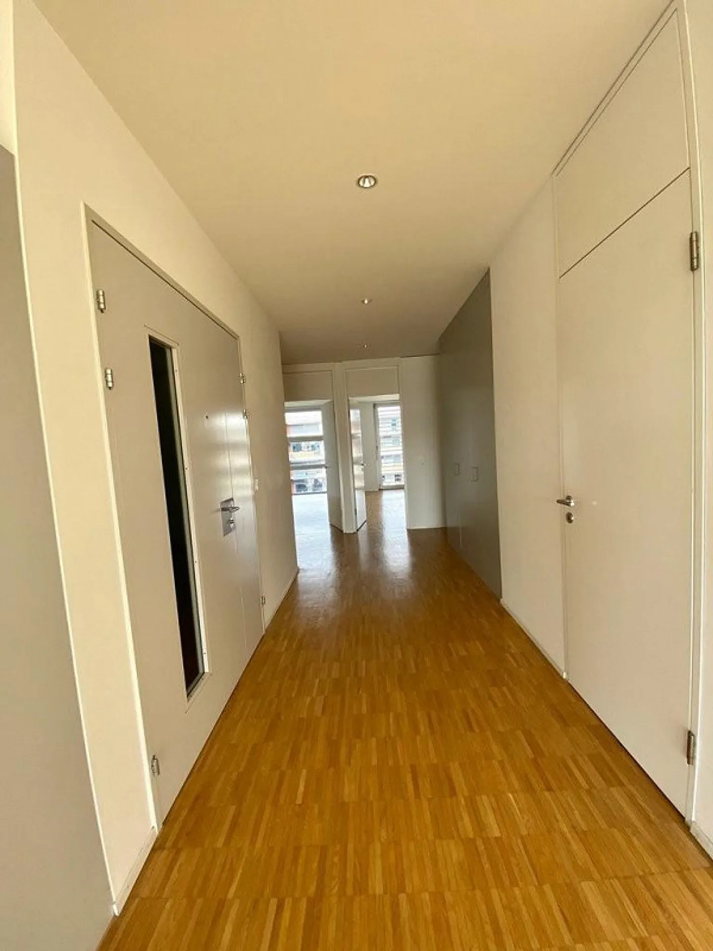 Bright and modern apartment in a prime location! - Photo 3 of 8