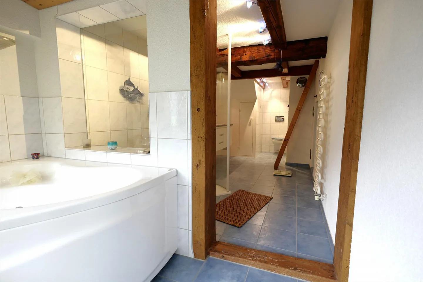 Ferme rénovée de premier plan avec appartement et dépendances - Photo 20 sur 30